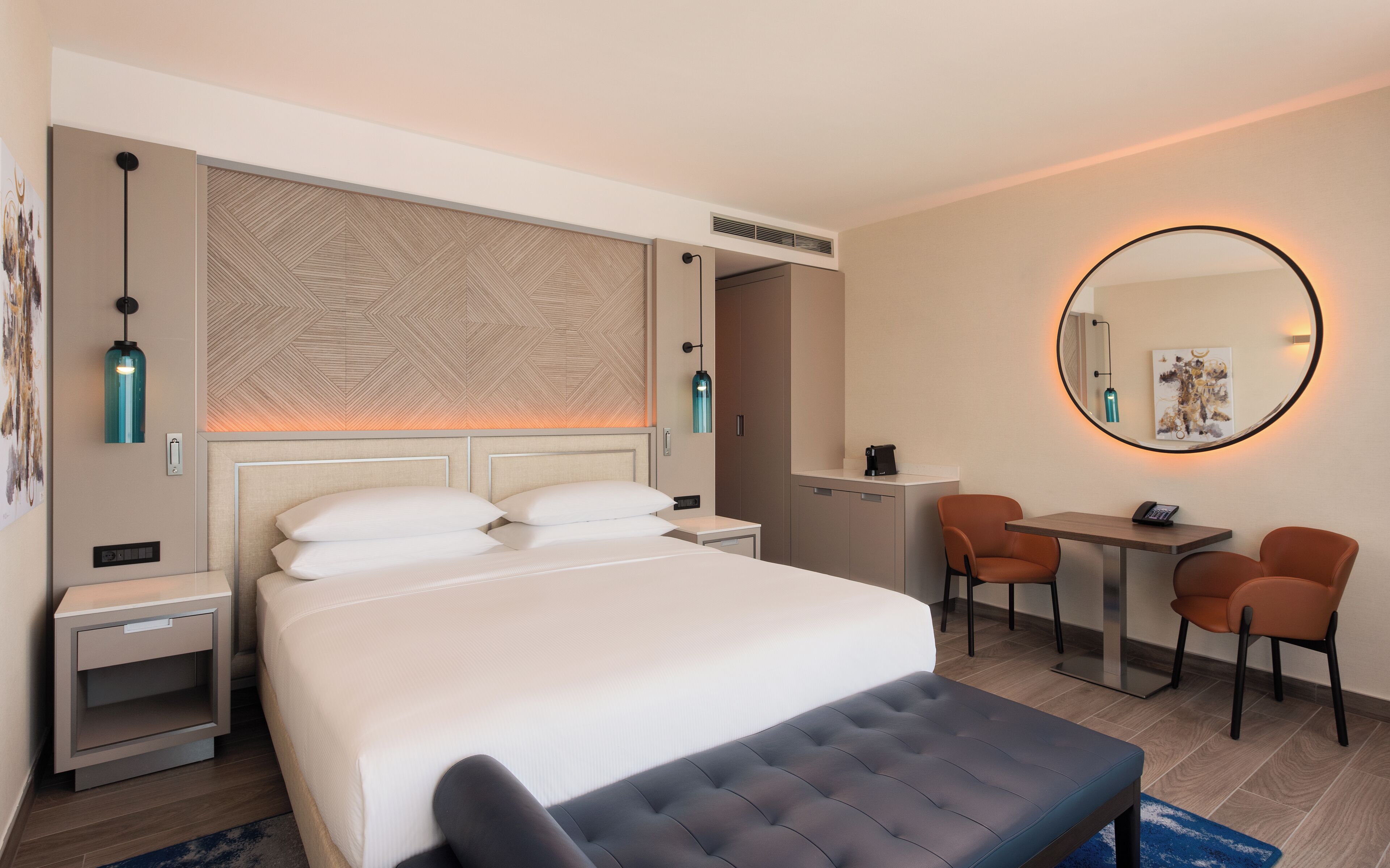 Hypo-allergenic bedding, minibar, in-room safe, laptop workspace