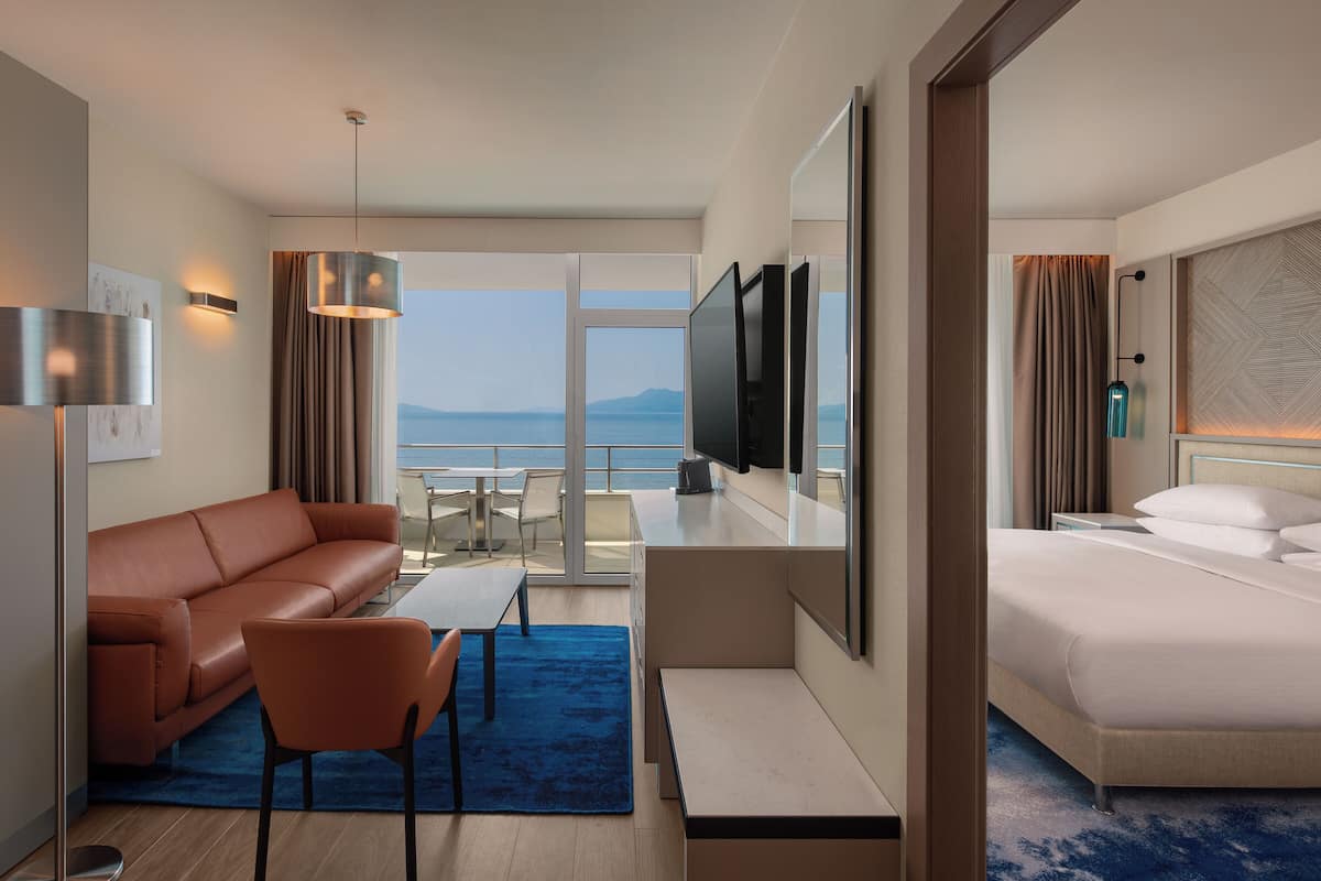 Villa, 2 Bedrooms | Hypo-allergenic bedding, minibar, in-room safe, laptop workspace