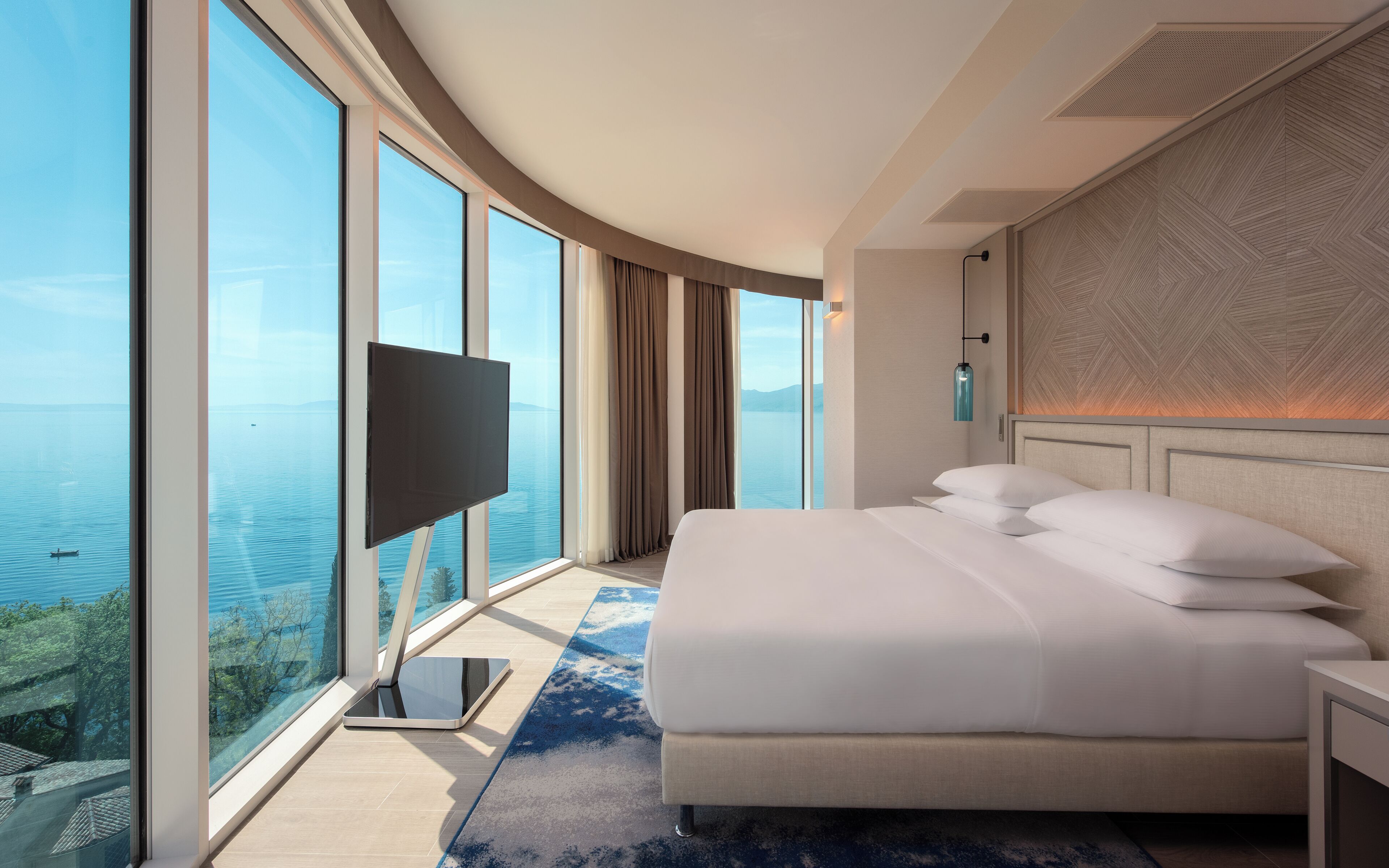 Suite, 1 llit de matrimoni gran (Panorama) | Roba de llit hipoal·lergògena, minibar i caixa forta a l'habitació 