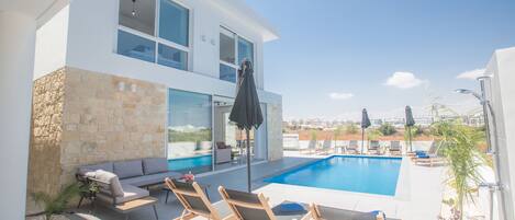 Outdoor pool, pool loungers