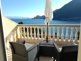 Apartamento (One Bedroom Apartment) | Fachada