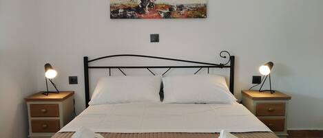 1 bedroom, in-room safe, iron/ironing board, WiFi