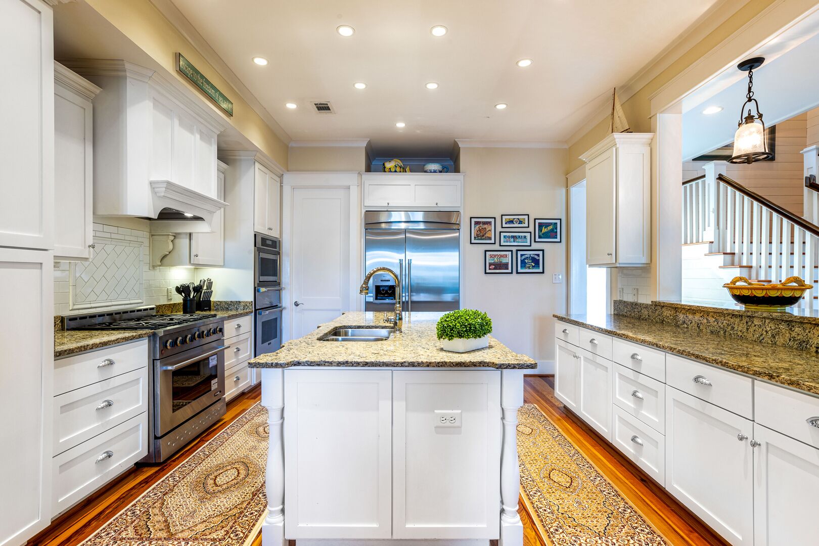 冰箱、微波炉、烤箱、炉灶