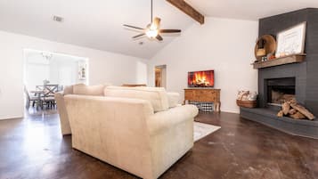 TV, fireplace