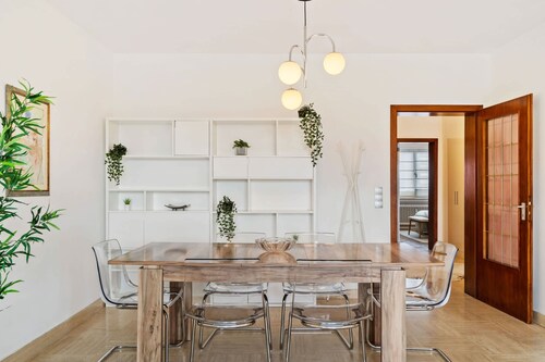 Stylish 2BR in Limpertsberg Near City Center