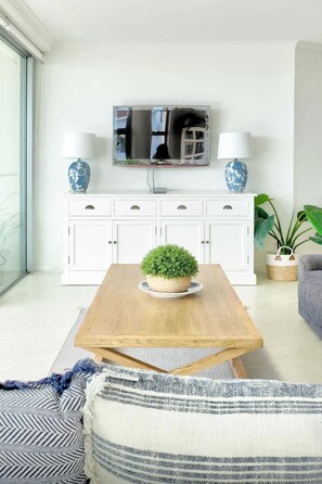 Fernseher, Netflix, DVD-Player, Streaming-Dienste