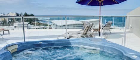 Bain à remous extérieur