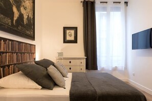 1 Schlafzimmer, Schreibtisch, WLAN, Bettwäsche