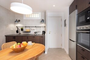 Microwave, oven, stovetop, coffee/tea maker - Home2Book Stylish Ocean & Marina View Apt, Terrace (Tenerife)