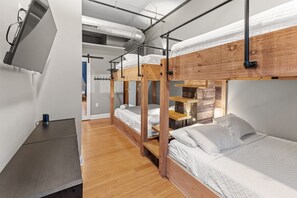 4 bedrooms, iron/ironing board, WiFi, bed sheets