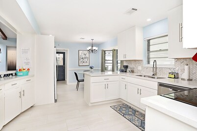  Cozy Spacious Family Pets Woodsy Gazebo with game room office