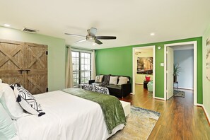 4 bedrooms, desk, iron/ironing board, travel cot
