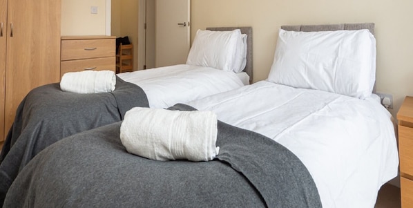 Apartment | 2 bedrooms, iron/ironing board, free WiFi, bed sheets