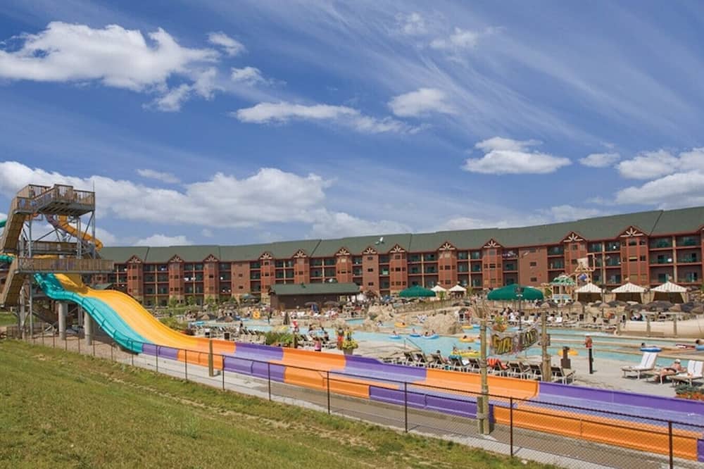 2 BR Dlx -8 FREE Wilderness Water Park Passes per night Included! 25% Deposit!