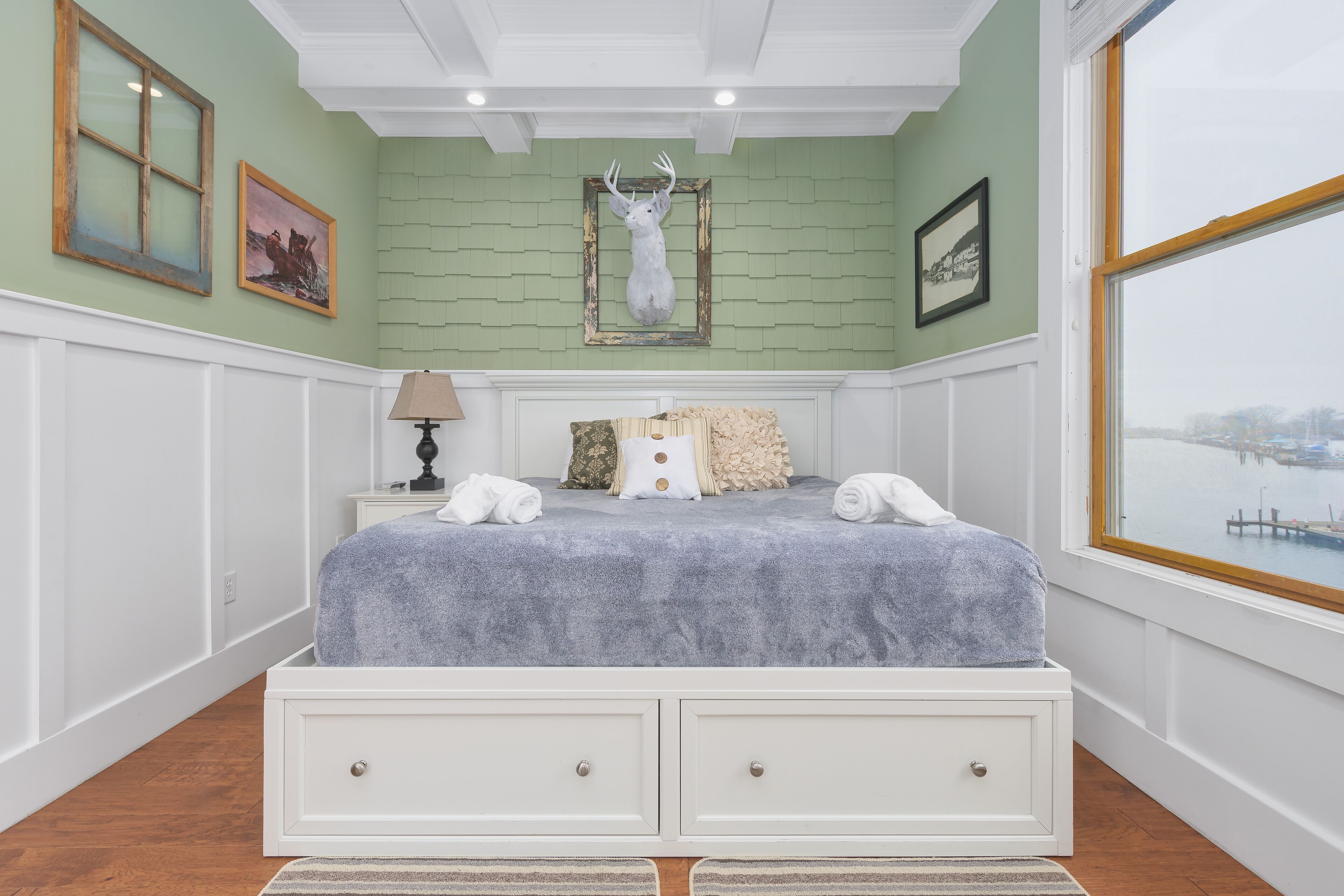 Harbor View at the Colonial - Condo overlooking Black River, walking distance to beach and downtown