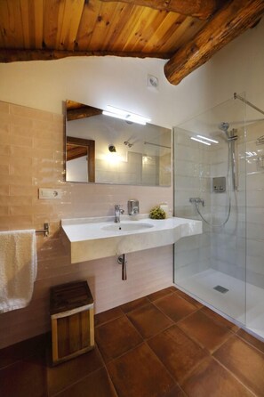 Shower, towels, soap, shampoo
