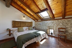 1 bedroom, travel cot, free WiFi