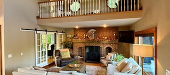 Ultimate Family Retreat:10-Acre, Heated Pool, Hot Tub & More