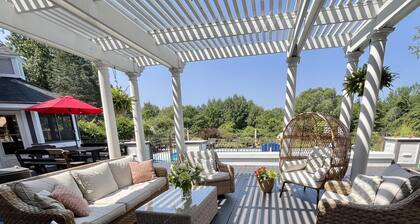 Ultimate Family Retreat:10-Acre, Heated Pool, Hot Tub & More
