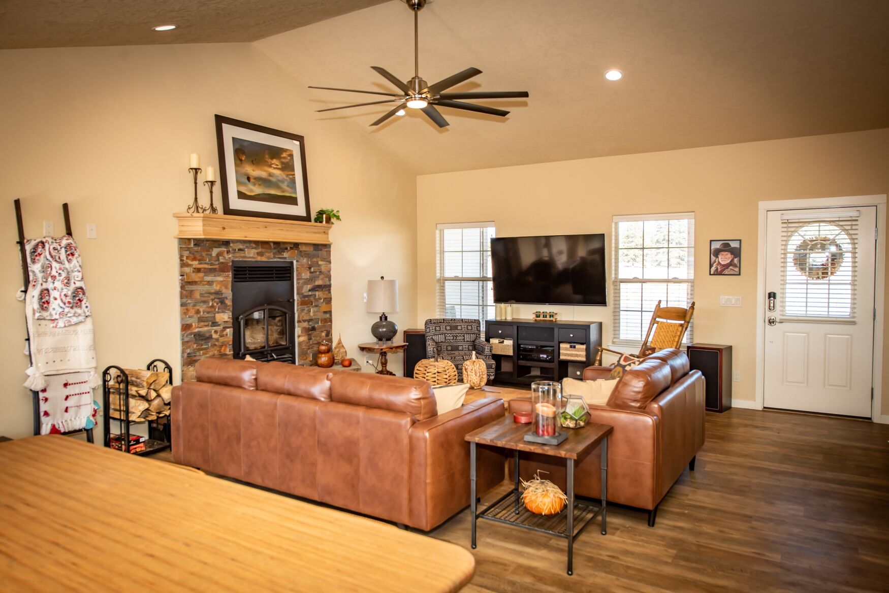 New Rental! Fenced yard, A/C, newer home close to uptown Pagosa