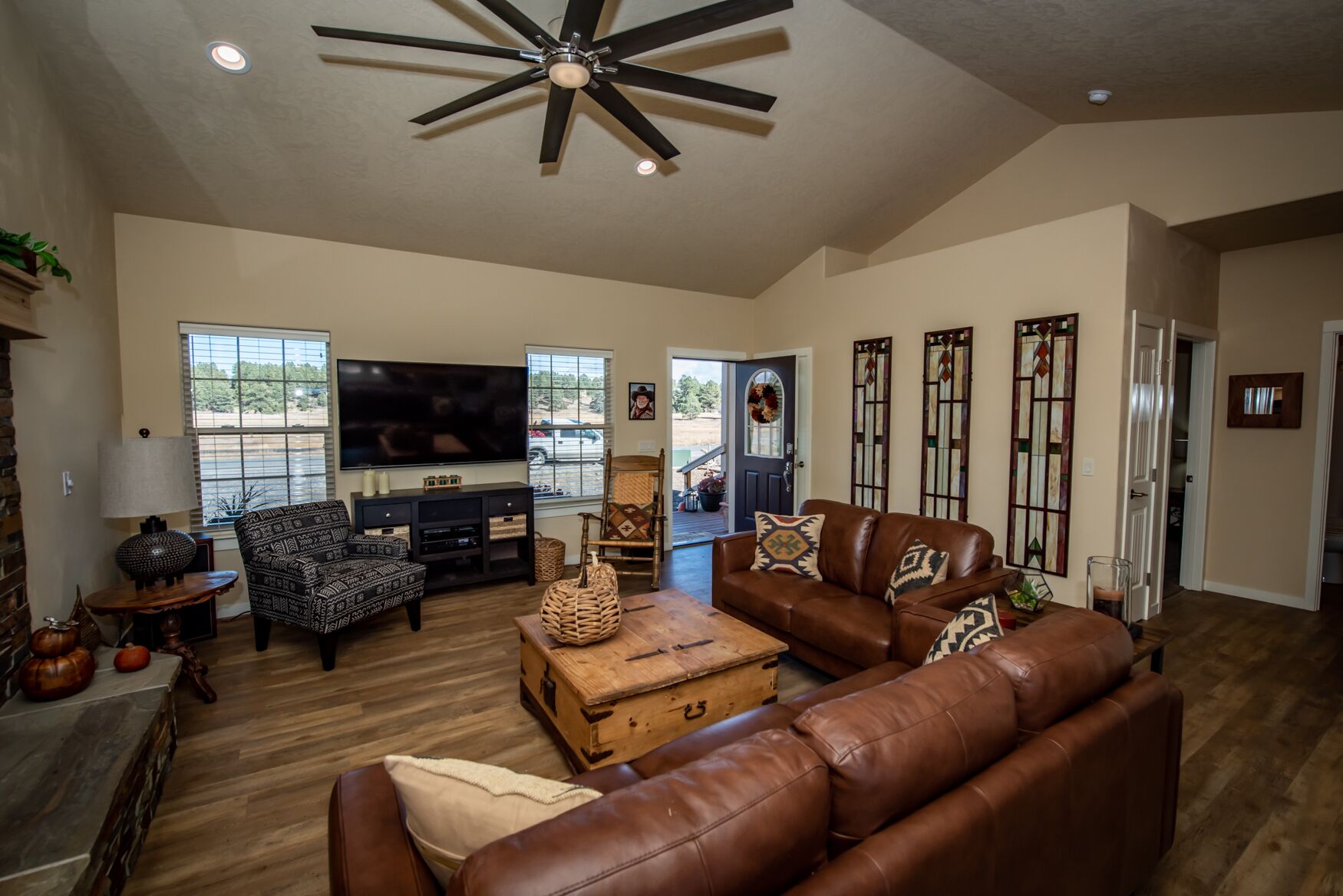 New Rental! Fenced yard, A/C, newer home close to uptown Pagosa