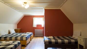 5 Schlafzimmer, Schreibtisch, WLAN, Bettwäsche