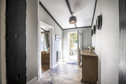 Barn Conversion - Hot Tub - Penally - Tenby