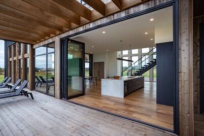 Dream 5 Bedroom Beachfront Vacation Home With Amazing Sunrise Views