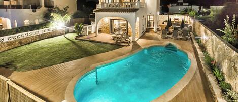 Piscine extérieure, piscine chauffée