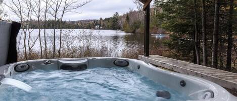 Bain à remous extérieur