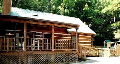 Free Daily Activities - Theater - Game Room - Hot Tub - Fire Pit
