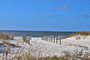 Beach nearby - CATCH ME BY THE SEA, SINGLE LEVEL, GREAT LOCATION, CLOSE TO BEACH! (Mexico Beach)