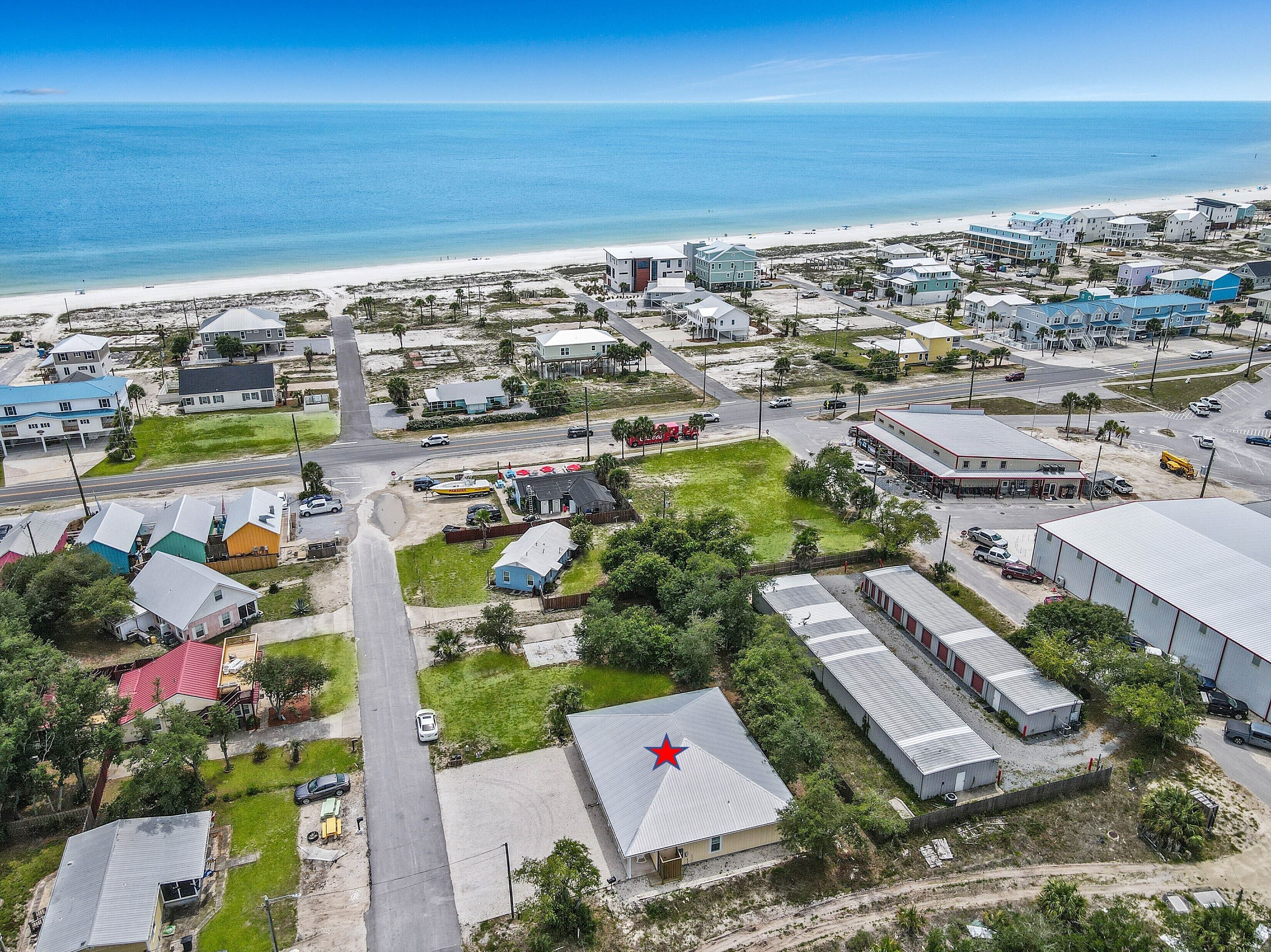CATCH ME BY THE SEA IS A SINGLE LEVEL, MODERN HOME!  SO CLOSE TO BEACH, RESTAURANTS & SHOPS!