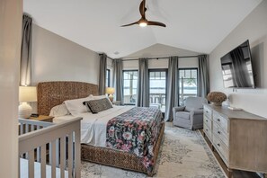 4 Schlafzimmer, Schreibtisch, Bügeleisen/Bügelbrett, kostenloses WLAN