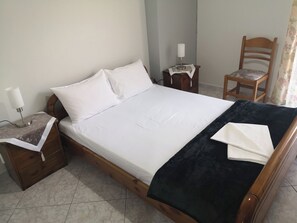 Room - Panos & Antzy  Apartments (Akrogiali)