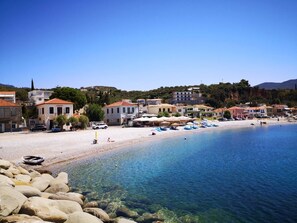 Platja a a prop 