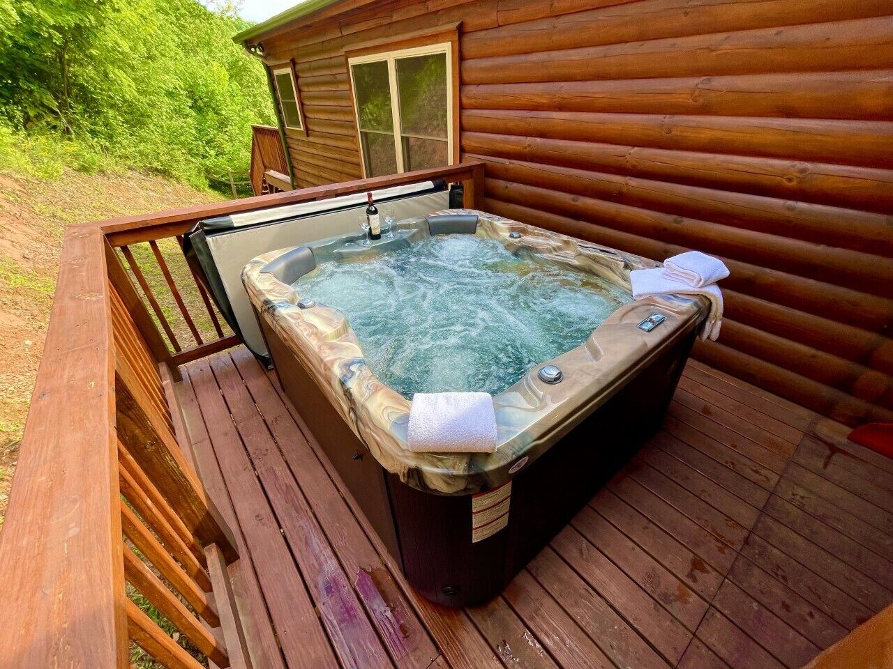 Bañera de hidromasaje al aire libre