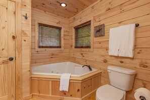 Kabin, Beberapa Tempat Tidur, perapian | Kamar mandi | Bathtub dengan aliran air dan perlengkapan mandi desainer