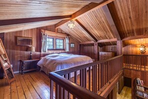 2 bedrooms, internet, bed sheets