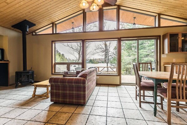 TV, fireplace, DVD player, stereo