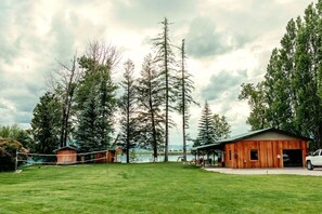 المنطقة المحيطة بالمنشأة