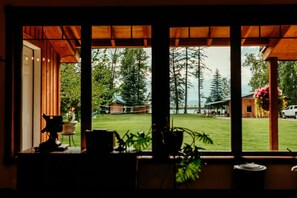 المنشأة من الداخل