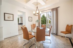 Luxury Townhome | Dining room - Paradise Lovers Dream Coronas Amarilla (Siesta Key)
