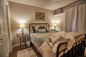 4 habitaciones, tabla de planchar con plancha y cuna de viaje