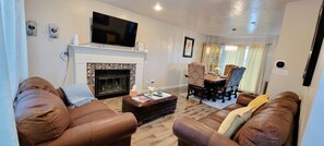 TV, fireplace, ping pong