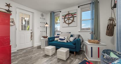 303 Massachusetts - Adorable one bedroom cottage close to the beach!