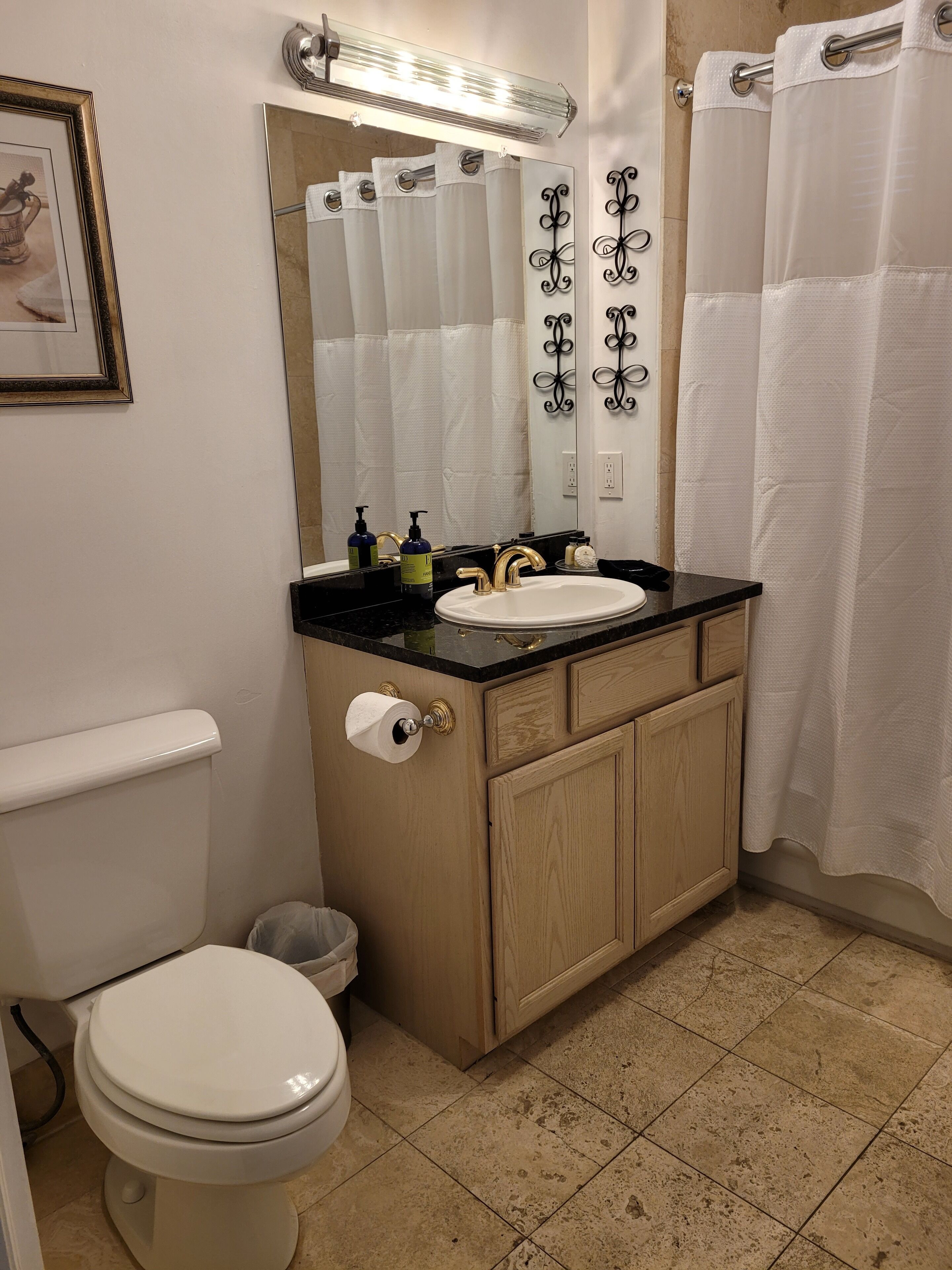 Historic District-Bay Street Condo-Spectacular Studio Suite