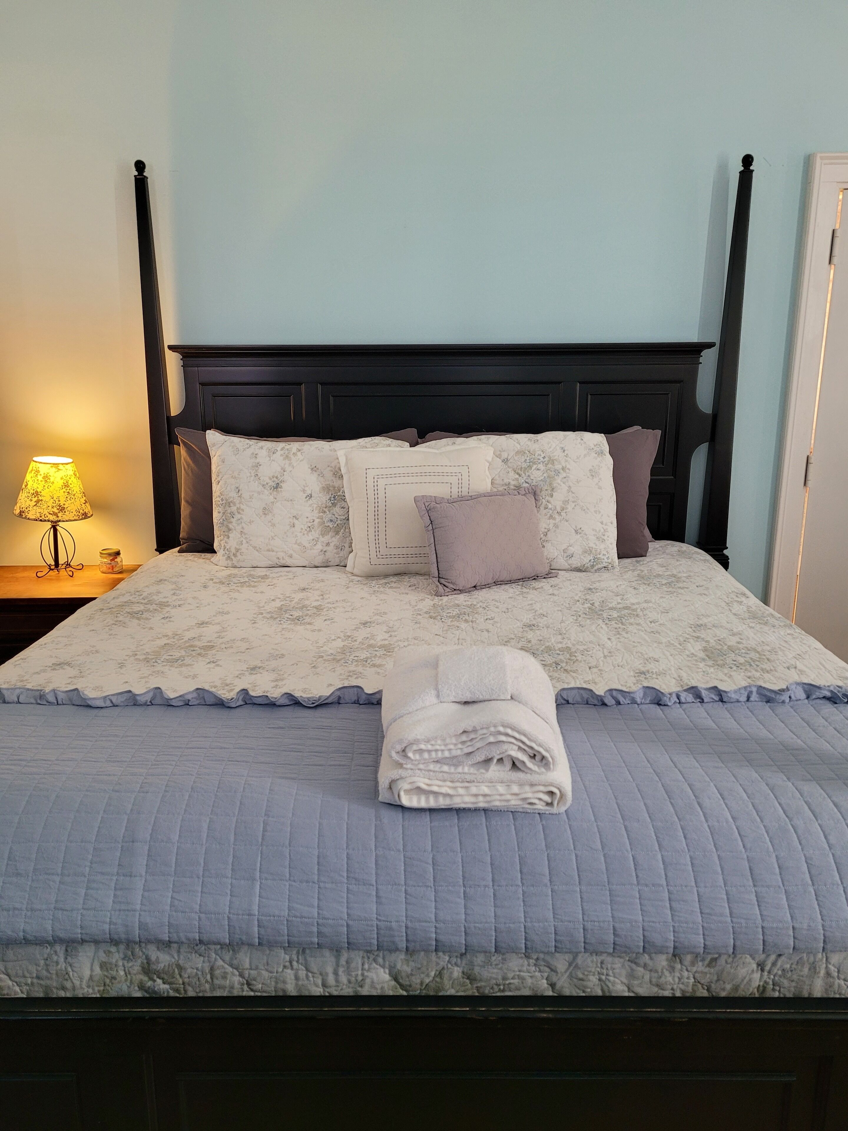 Historic District-Bay Street Condo-Spectacular Studio Suite