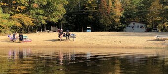 Experience a Lakeside Retro 1950's Mobile Home Getaway