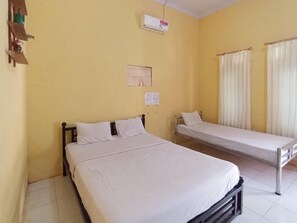 Room - El Shaday Family Residence (Banyuwangi)